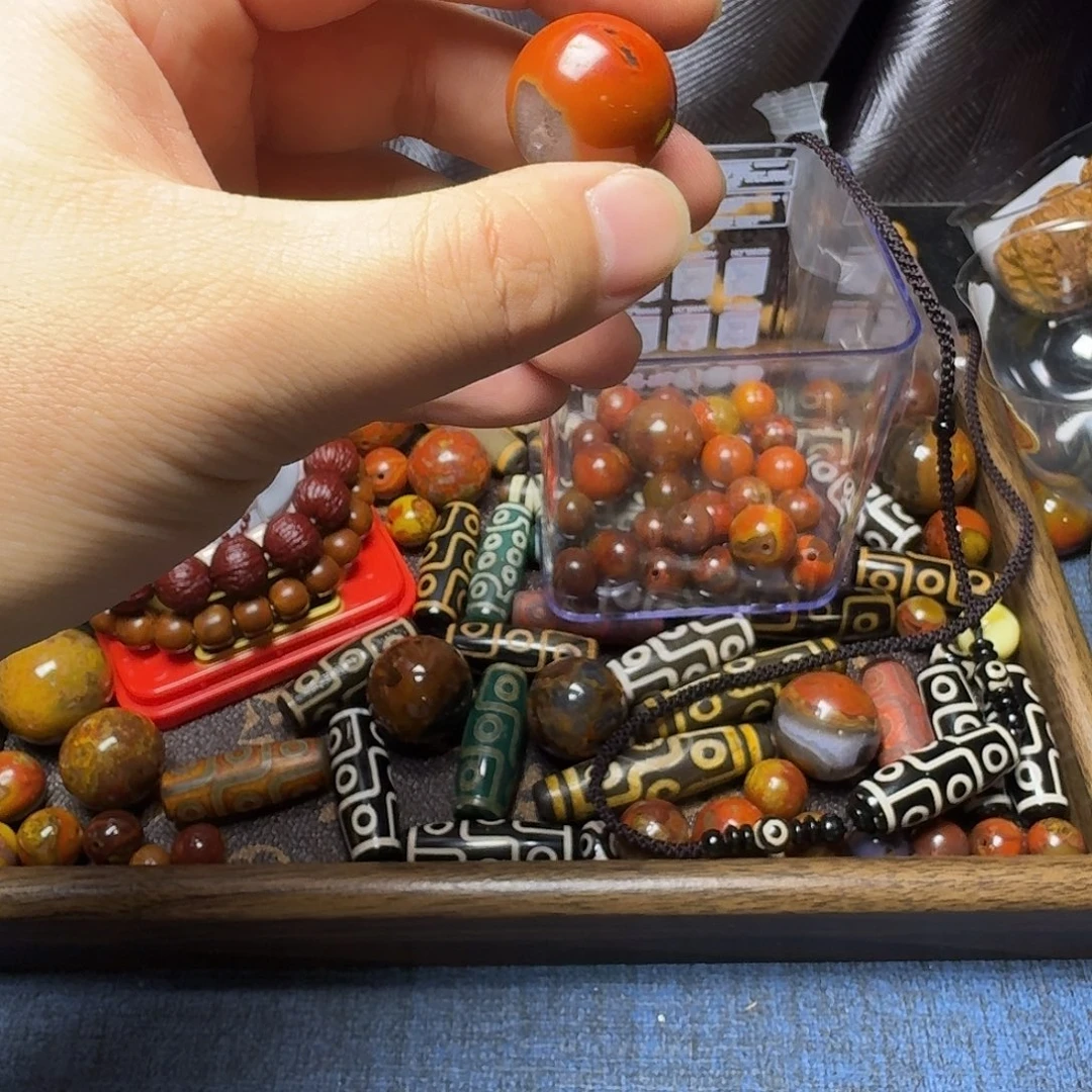 玛瑙/玉髓合金颈饰战国红