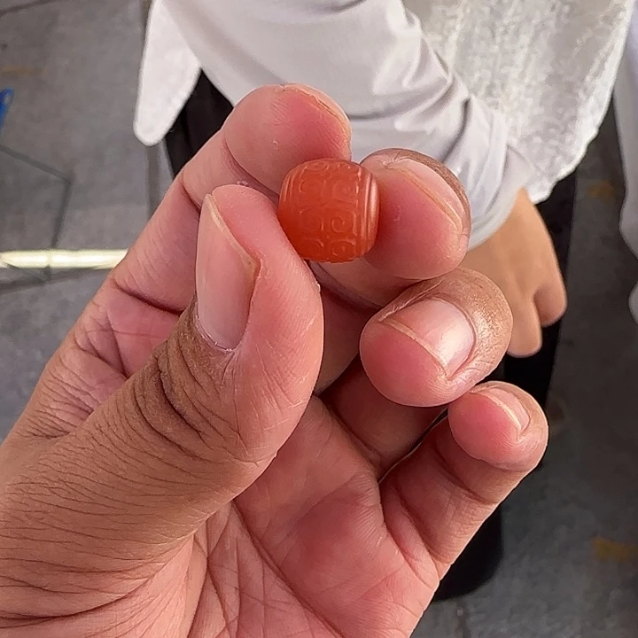 南红玛瑙未镶嵌颈饰