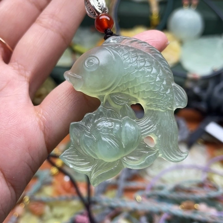 蛇纹石玉未镶嵌吊坠