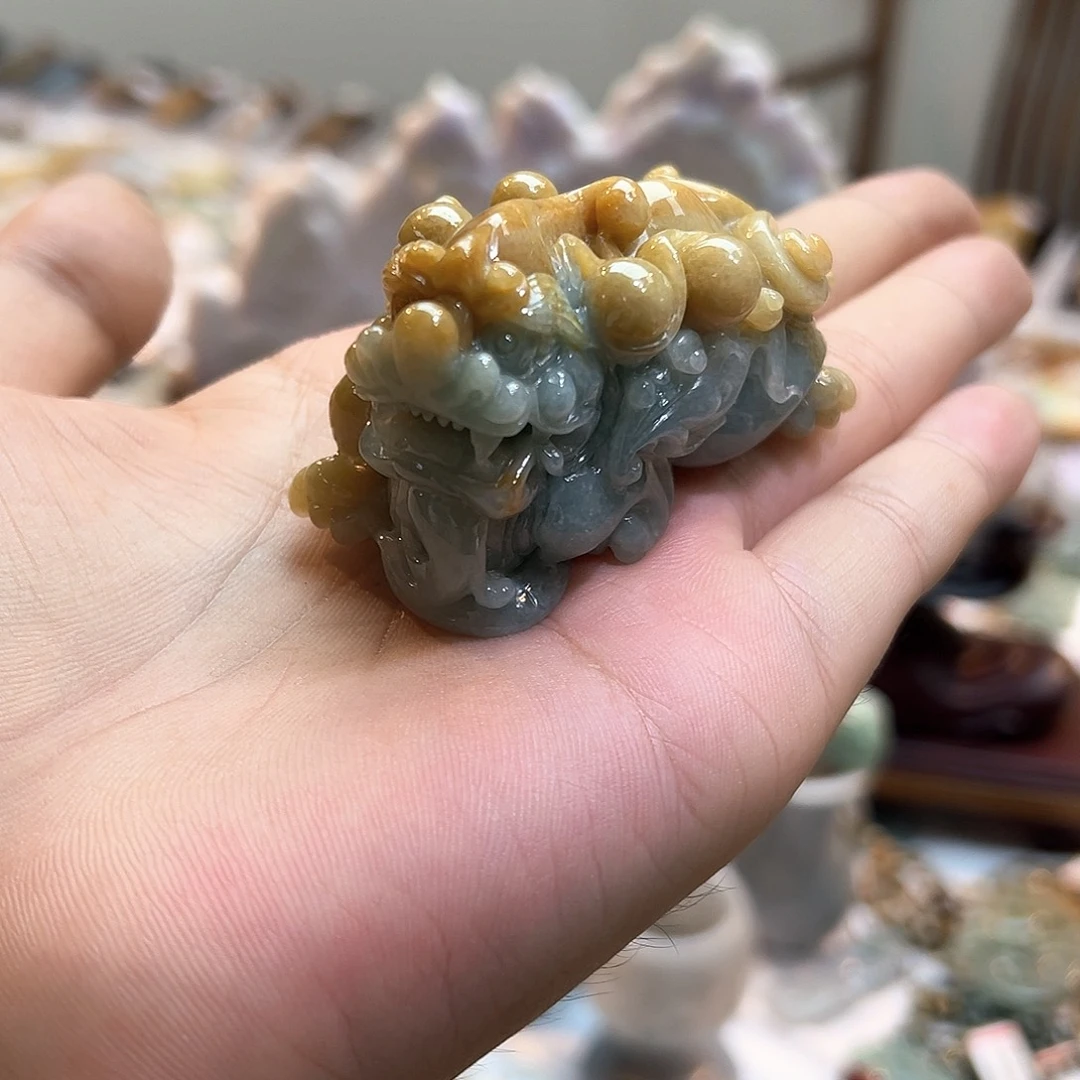 翡翠未镶嵌颈饰挂件