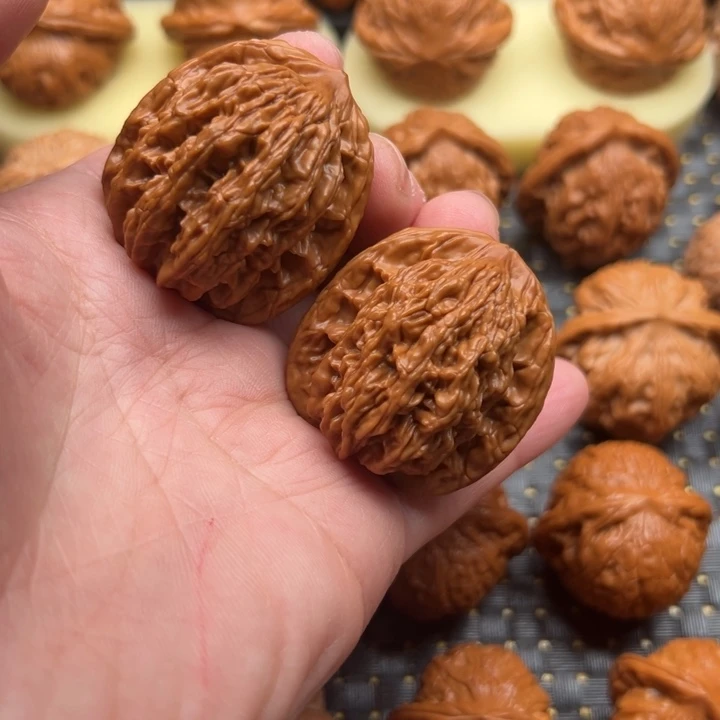 文玩核桃吊坠虎头38全品