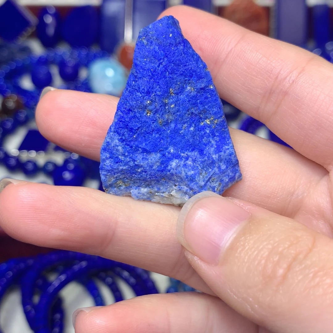 青金石未镶嵌挂件