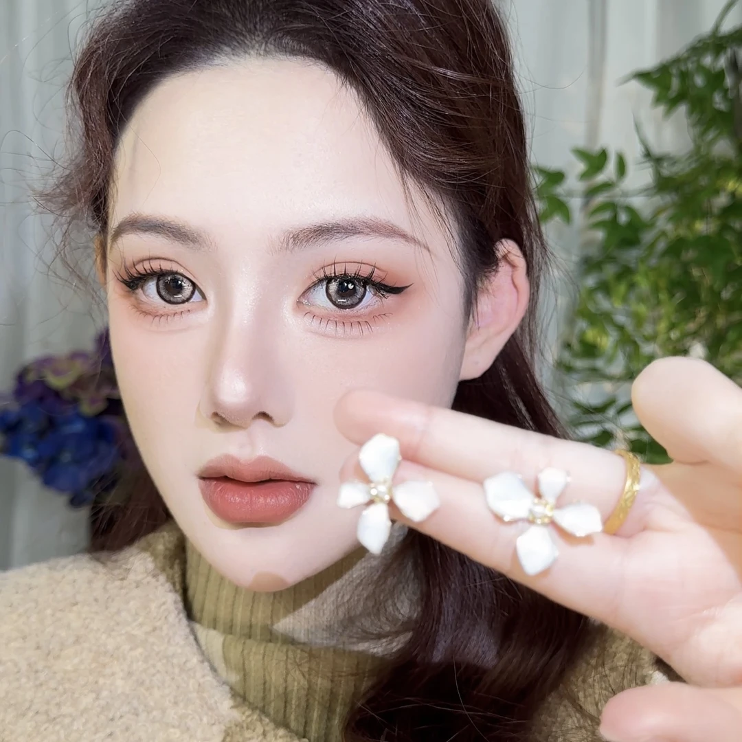 合金耳饰 耳饰轻奢高级感花花耳钉气质复古法式经典百搭精致耳钉