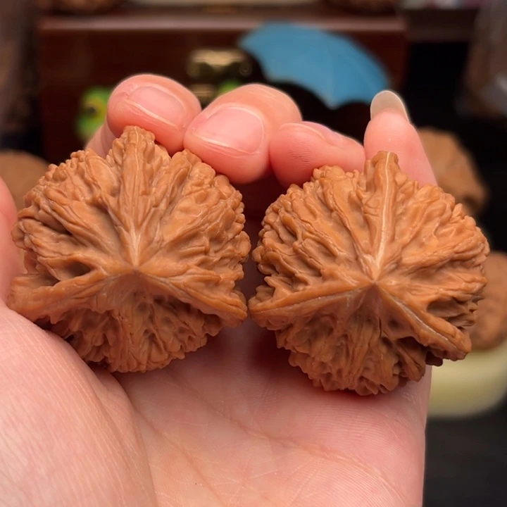 吊坠文玩核桃玉龙球奔