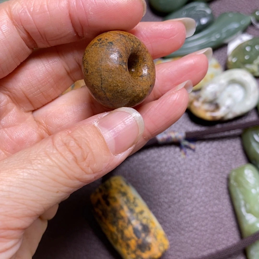 岫岩河磨玉（透闪石质玉）无未镶嵌