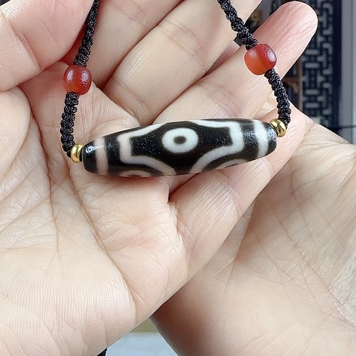 玛瑙/玉髓合金颈饰曲贡