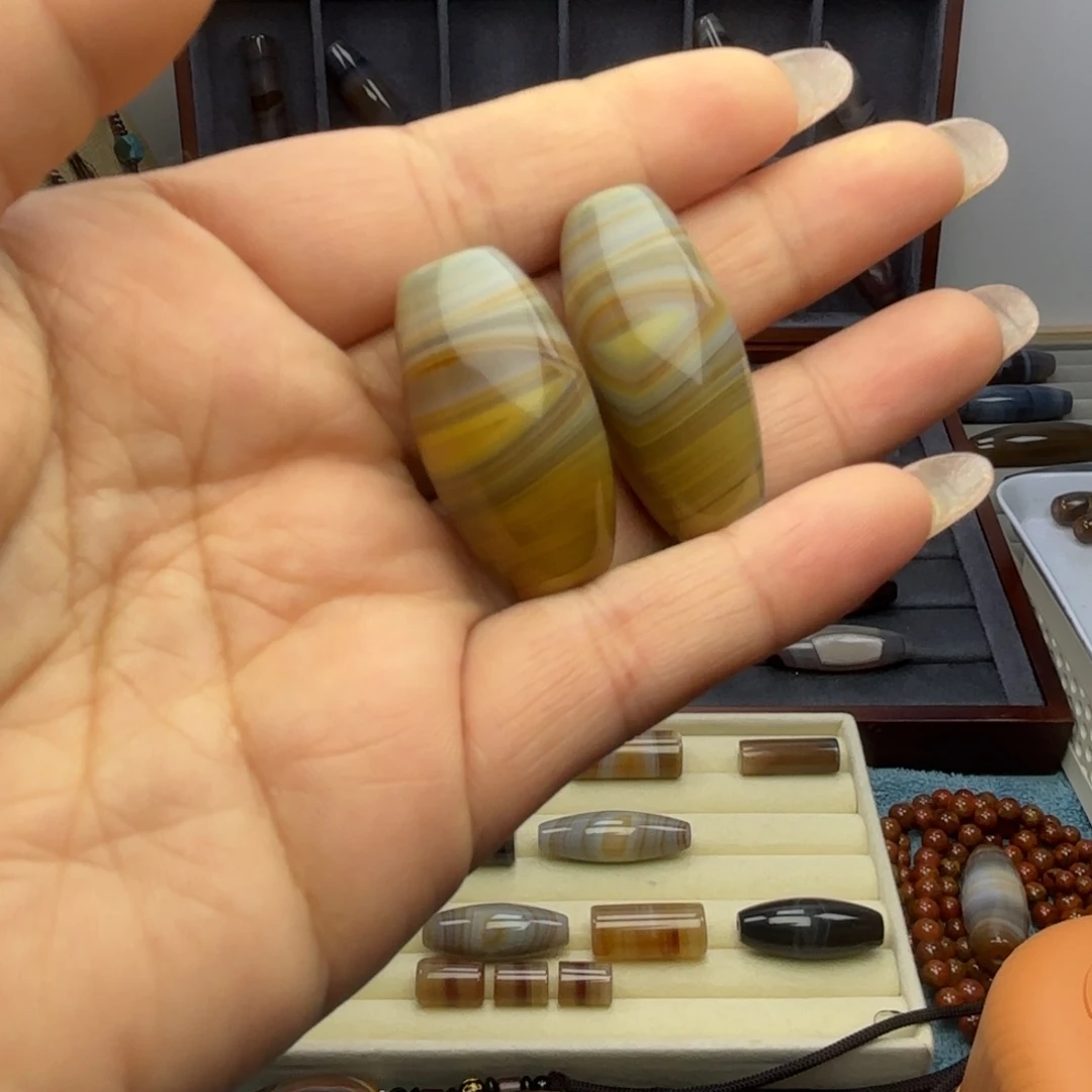 浩***浩玛瑙/玉髓未镶嵌颈饰