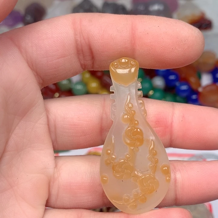 玛瑙/玉髓颈饰未镶嵌酒*