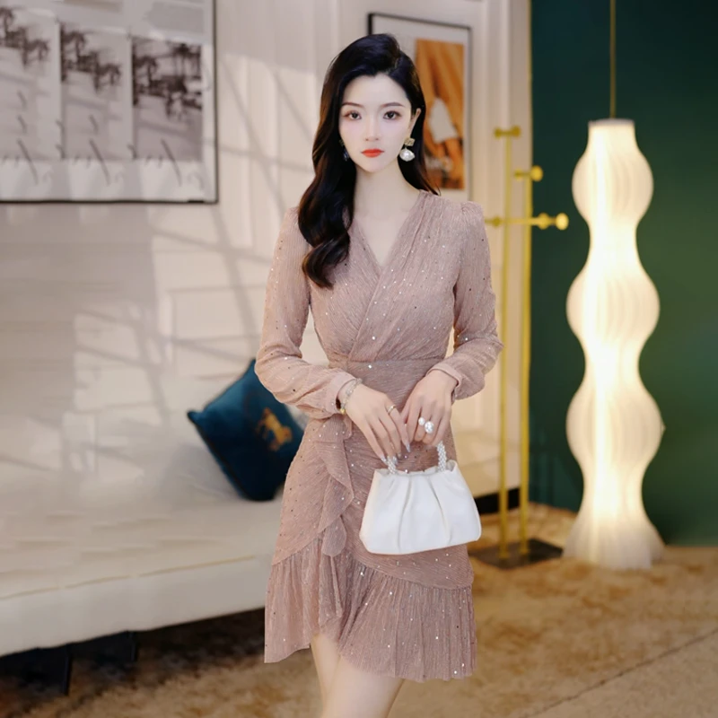 2025春季法式轻奢名媛风鱼尾裙V领修身显瘦长袖设计师连衣裙6120