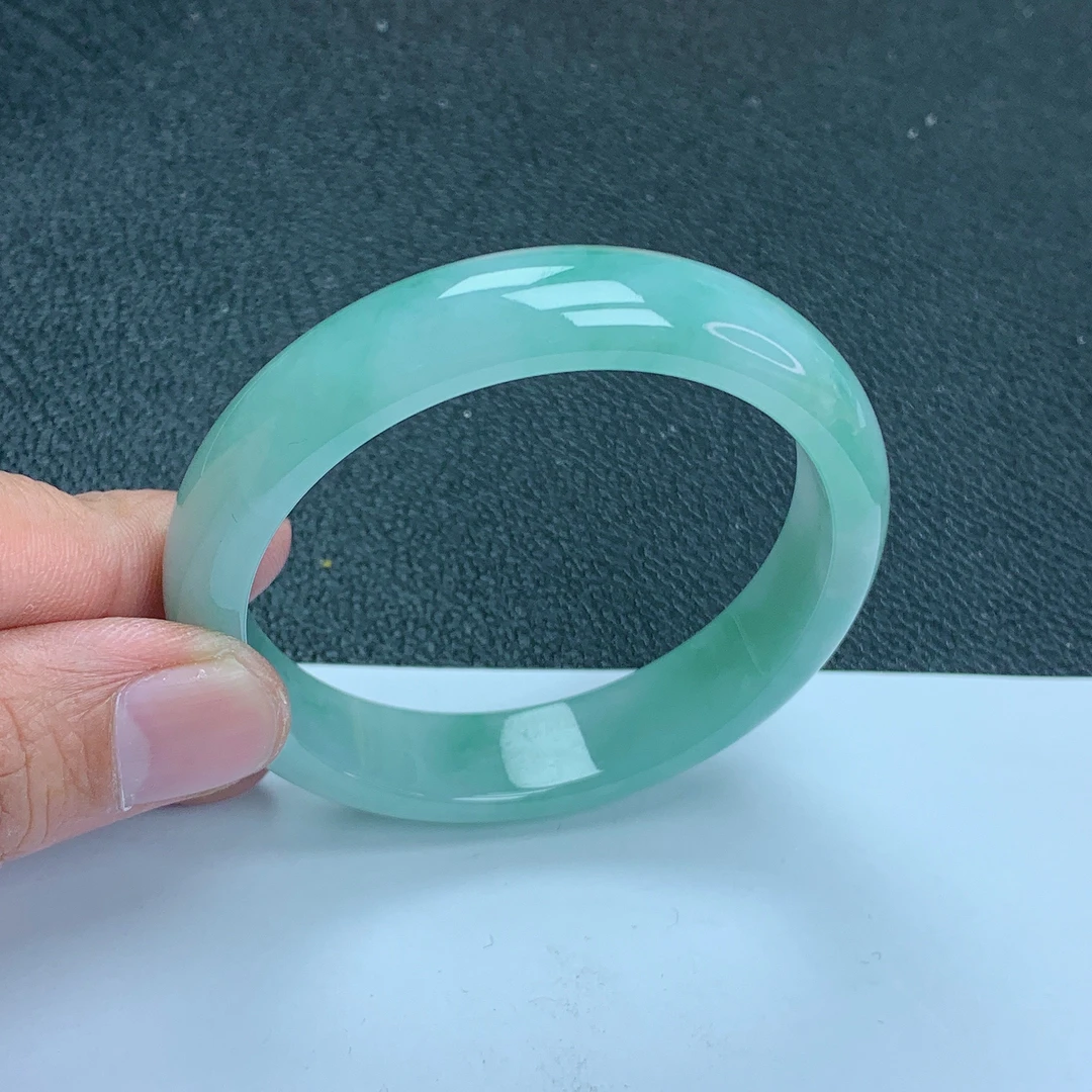 天然缅甸翡翠Ａ货手镯冰糯种天空蓝54.7圈口手镯