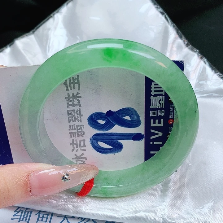 翡翠手镯未镶嵌缅甸天然a货翡翠手镯