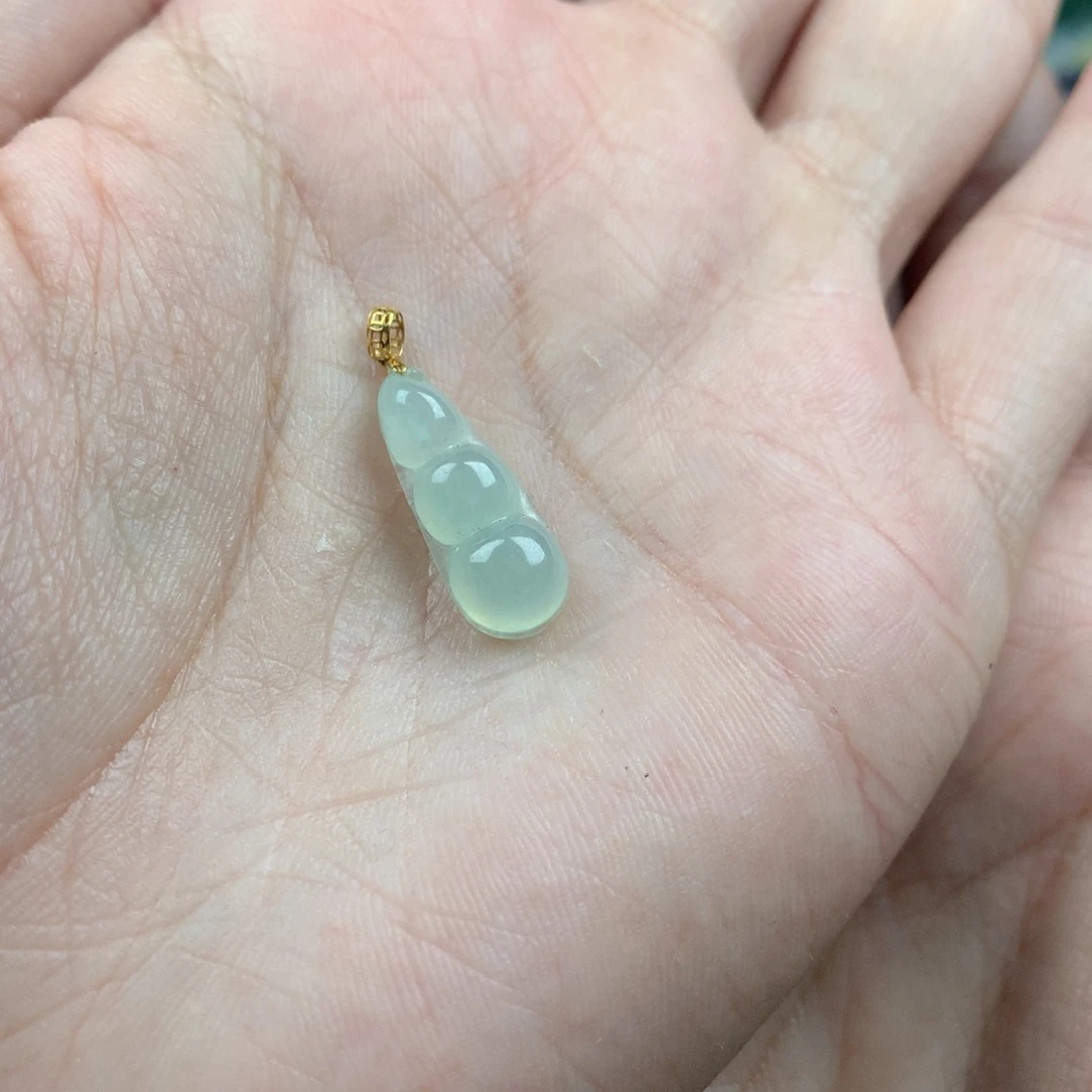 翡翠颈饰未镶嵌冰绿小豆子