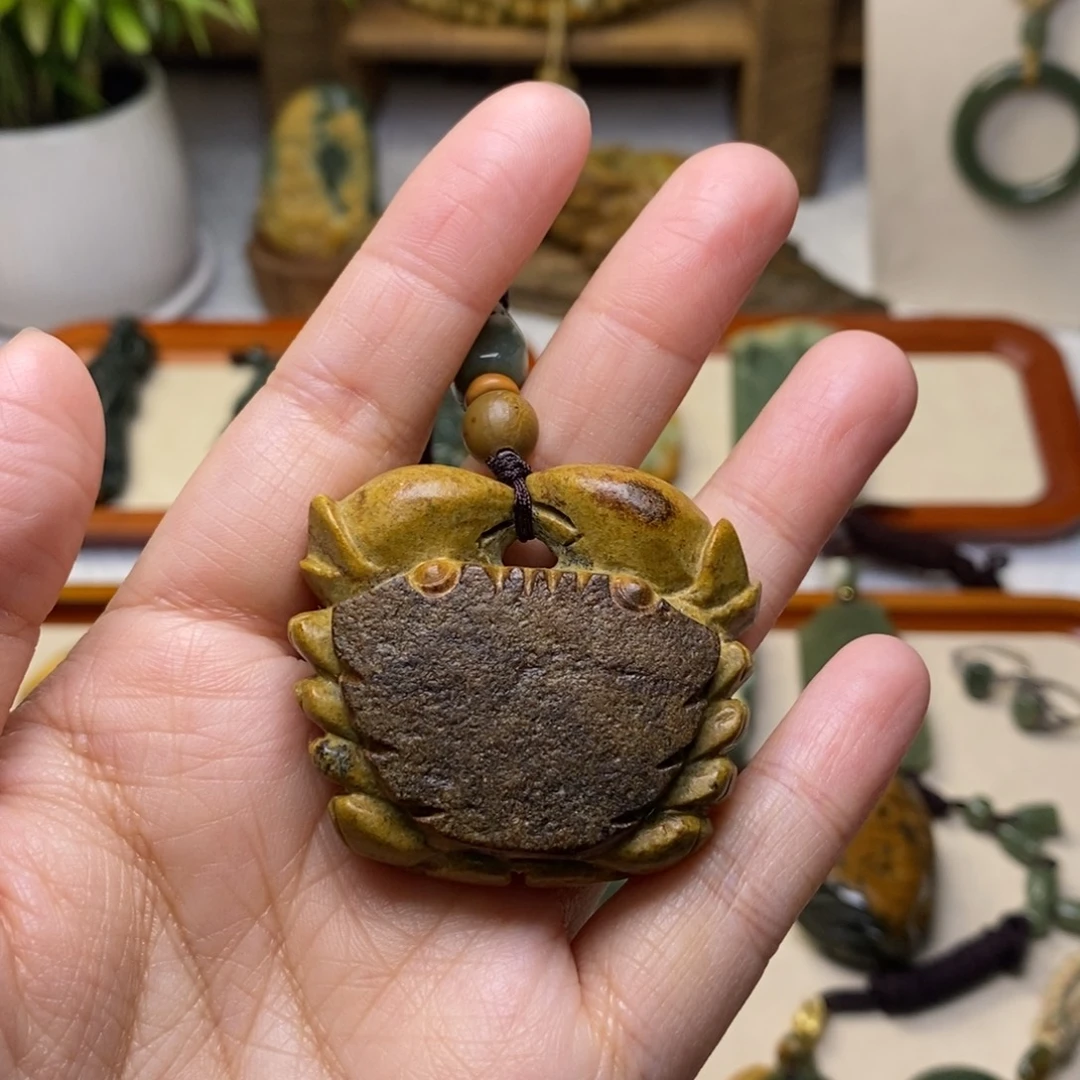 岫岩河磨玉（透闪石质玉）未镶嵌把件