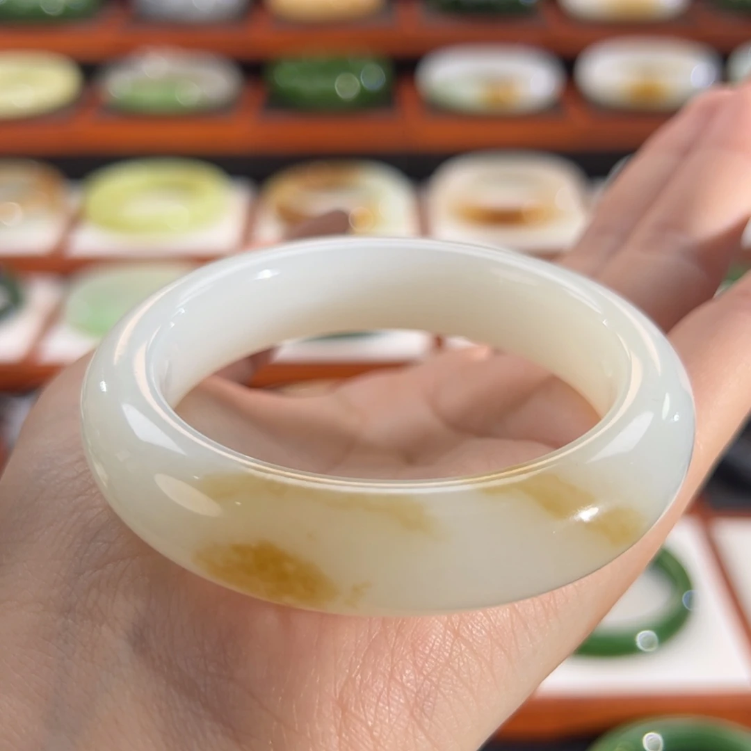 和田玉（糖玉）手镯未镶嵌