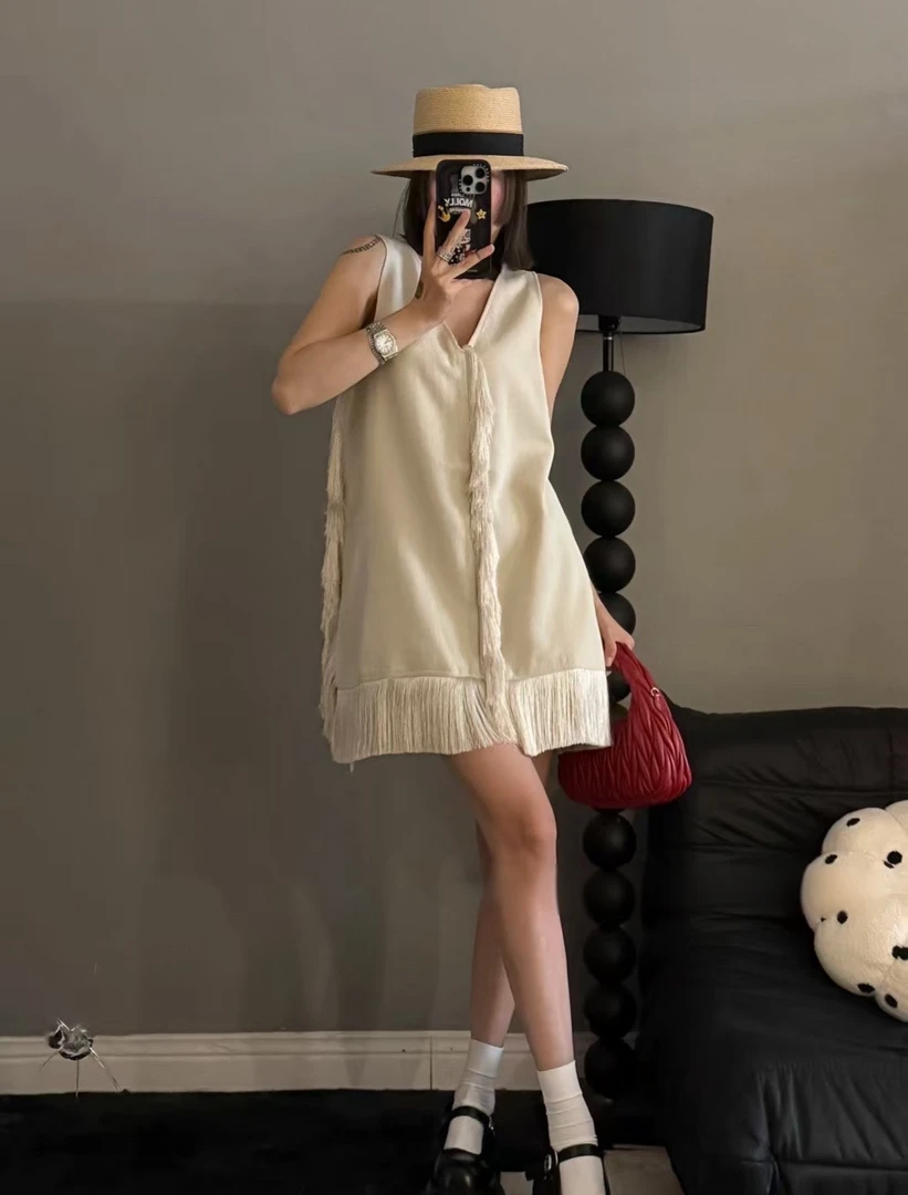 欧货高级感夏季V领流苏边无袖背心洋气百搭款