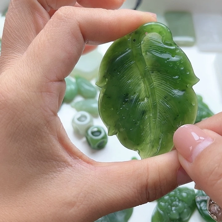 【闪购商品】颈饰未镶嵌和田玉?****?