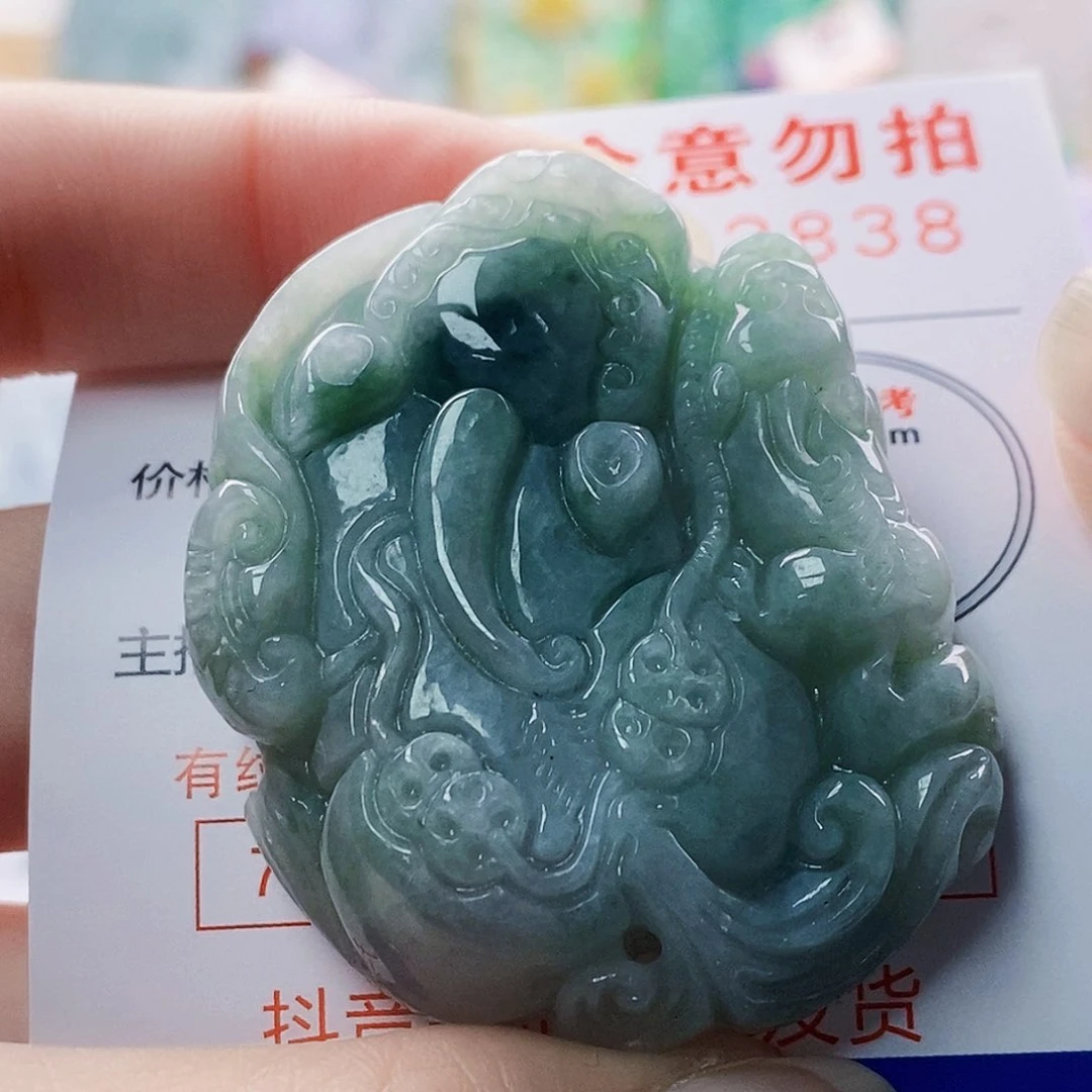 吊坠(不含链)未镶嵌翡翠