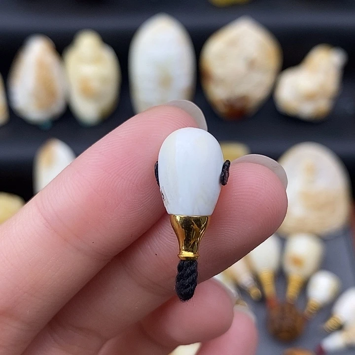 裸石琥珀未镶嵌8.8漆白金塔三通a876