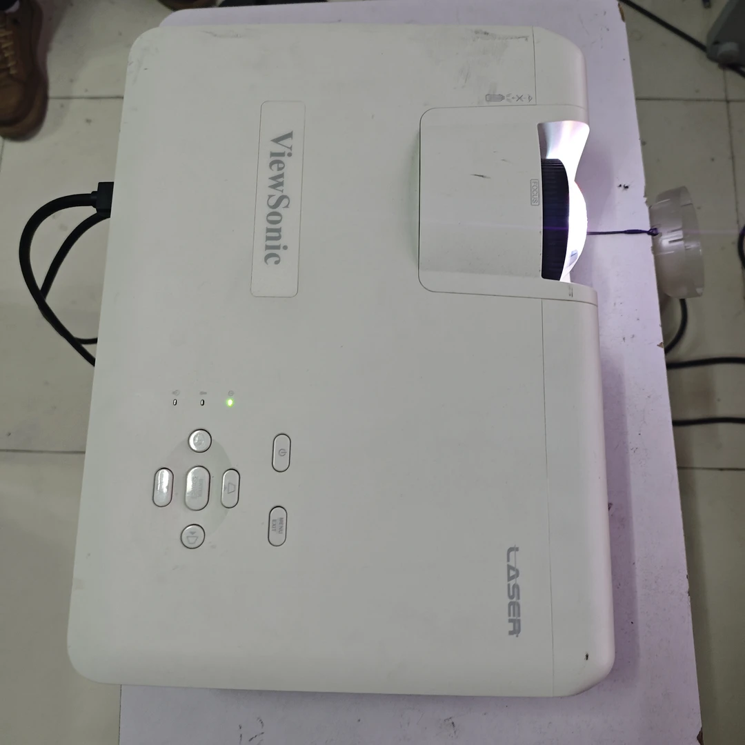 高清短焦投影仪运费到付