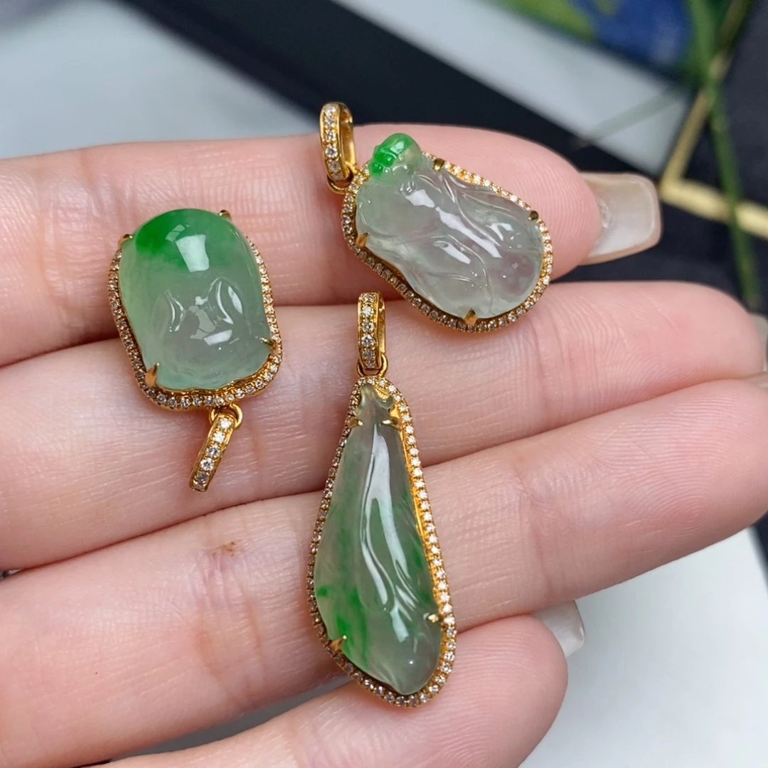 翡翠颈饰18K金镶嵌小滴溜吊坠 多样性发其一