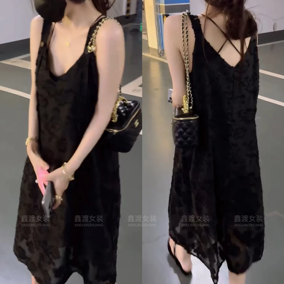 2025春夏新款时尚显瘦气质女士网红洋气连衣裙百搭款D5027