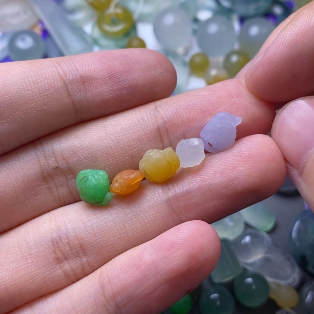 定制翡翠未镶嵌挂件