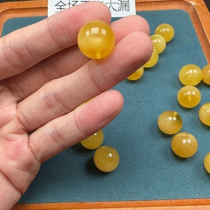 未镶嵌蜜蜡裸石天然246