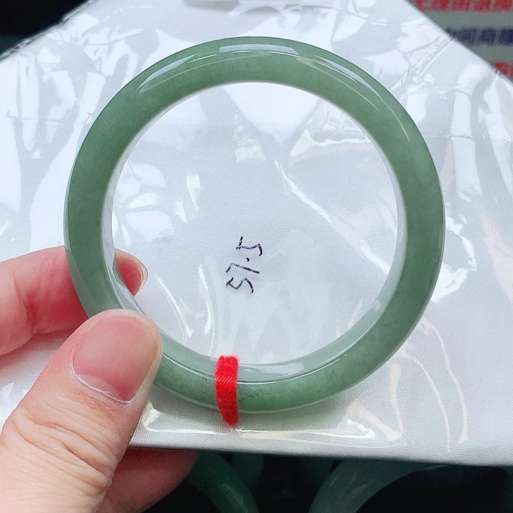 翡翠未镶嵌手镯69