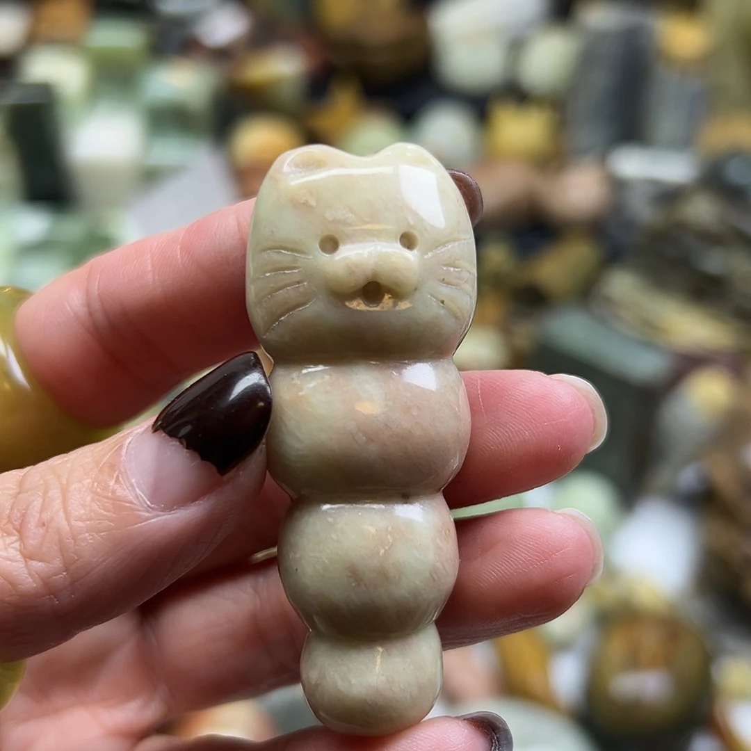 岫玉未镶嵌颈饰辽阳粉糖宝猫