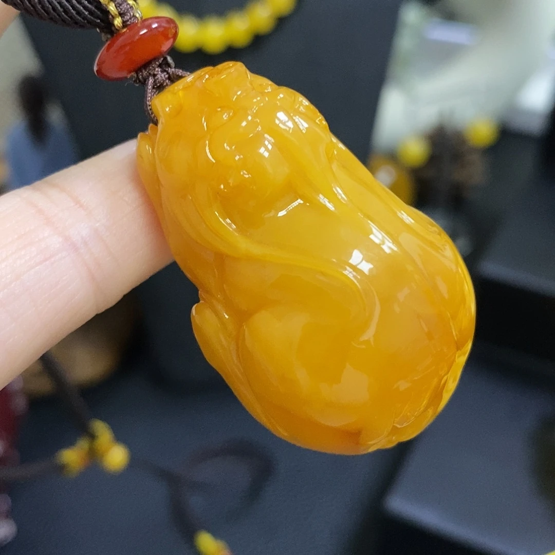 琥珀未镶嵌颈饰014