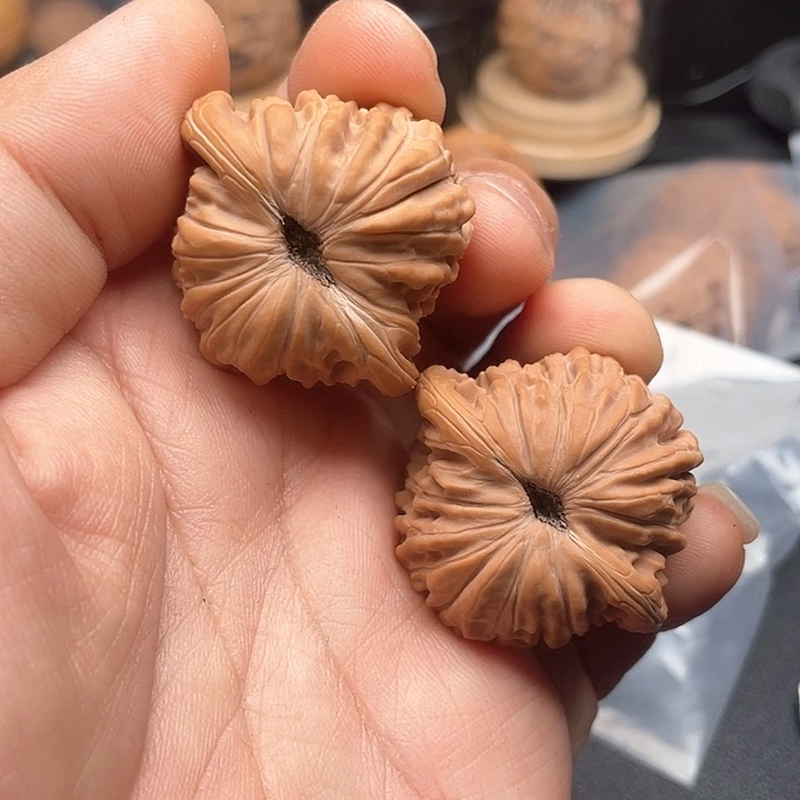 文玩核桃把件安*吖汉高楼（精修）