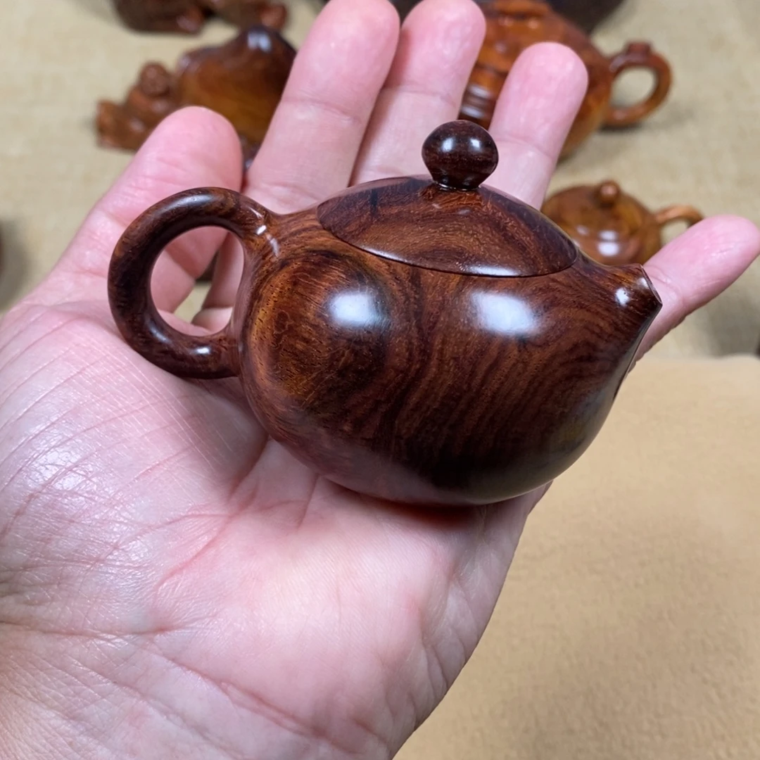 可***条黄花梨/降香黄檀把件