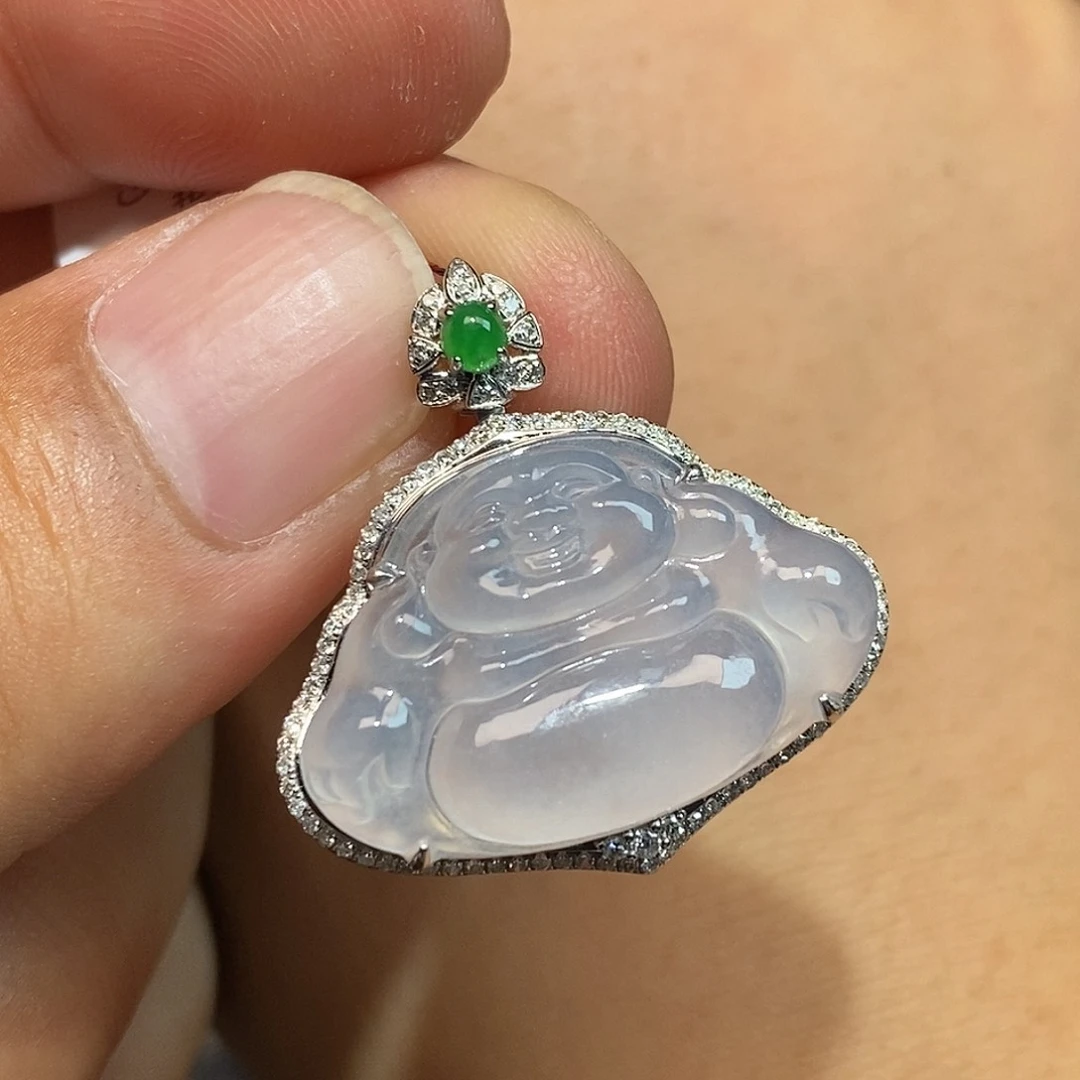 翡翠18K金镶嵌颈饰佛公