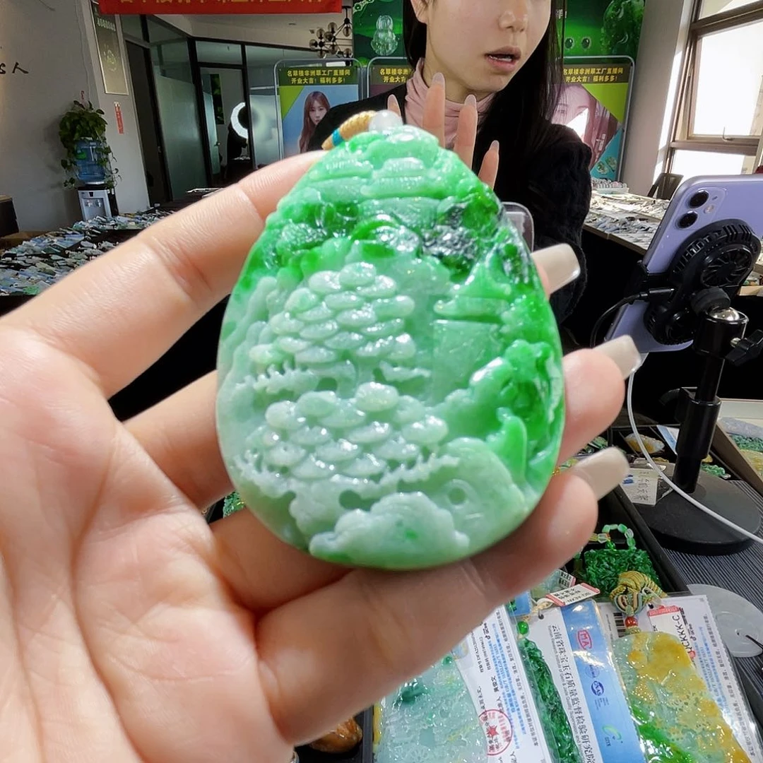 颈饰未镶嵌翡翠一