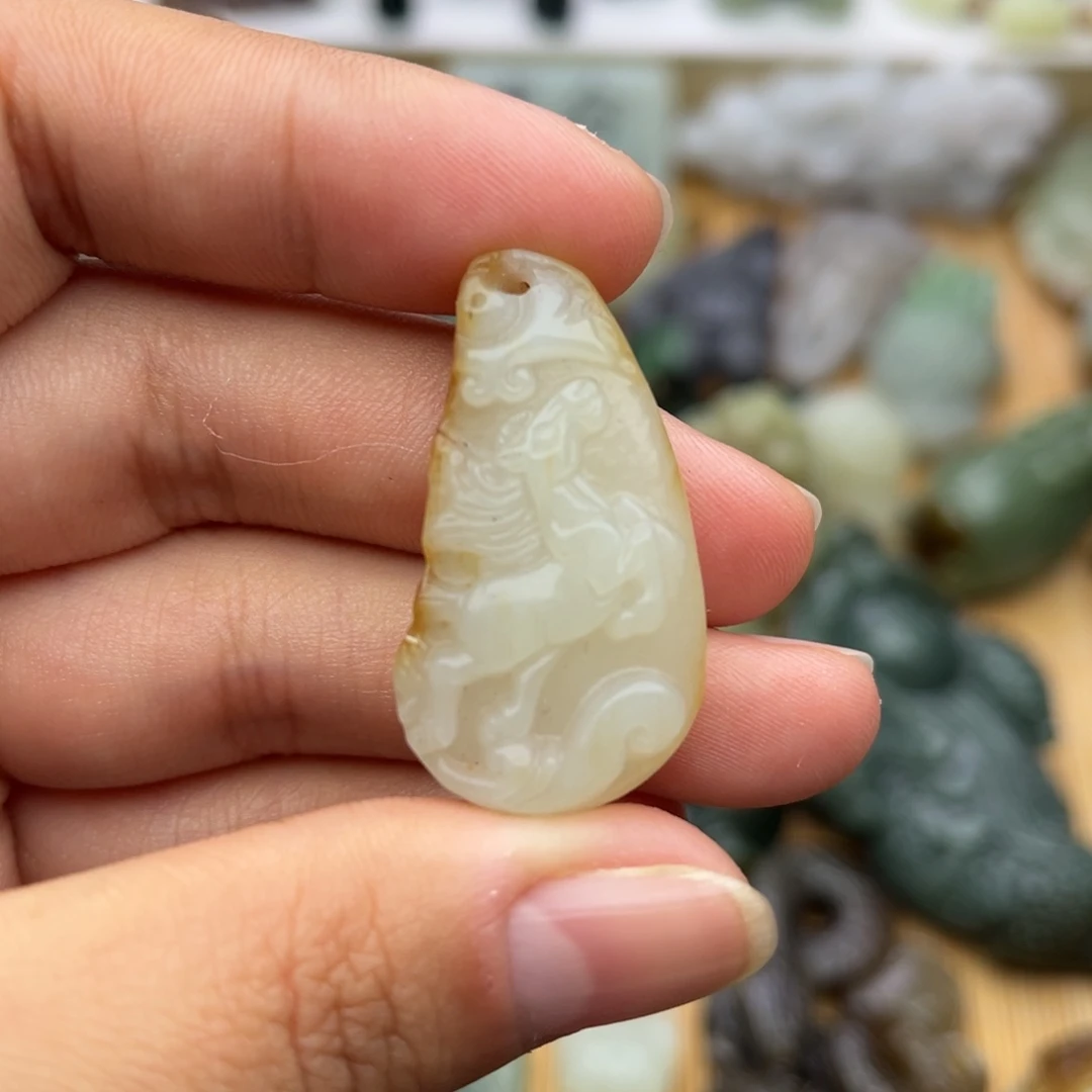 和田玉未镶嵌挂件