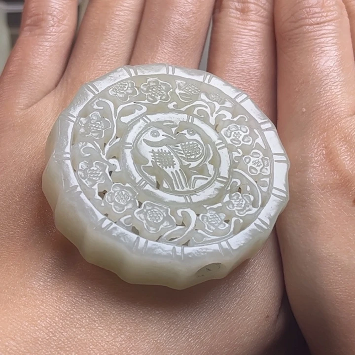 和田玉挂件未镶嵌抽**茧