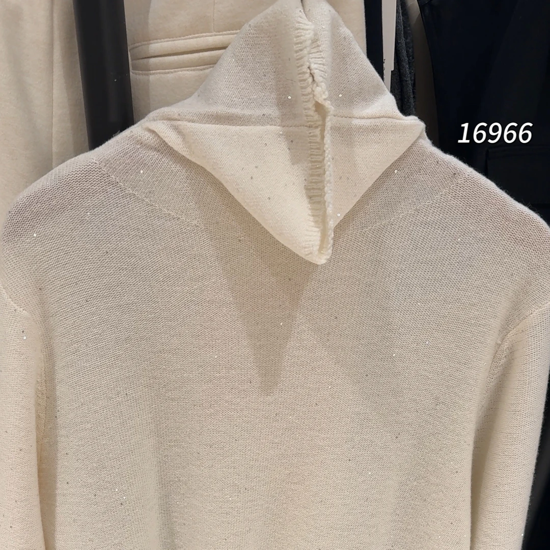 16966 CHUXUN（部分无水洗唛，介意慎拍)高领珠片长袖针织衫