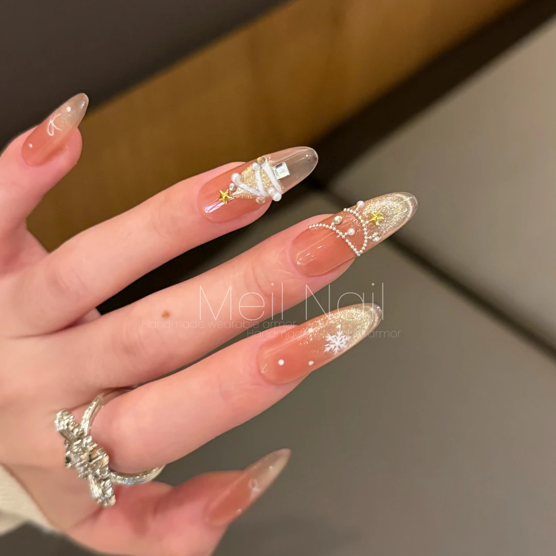 Meil Nail圣诞派对 猫眼腮红锆石圣诞树温柔显白美甲穿戴甲纯手工