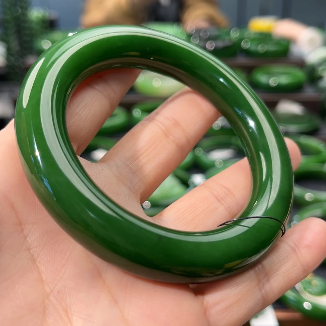 未镶嵌手镯和田玉（碧玉）