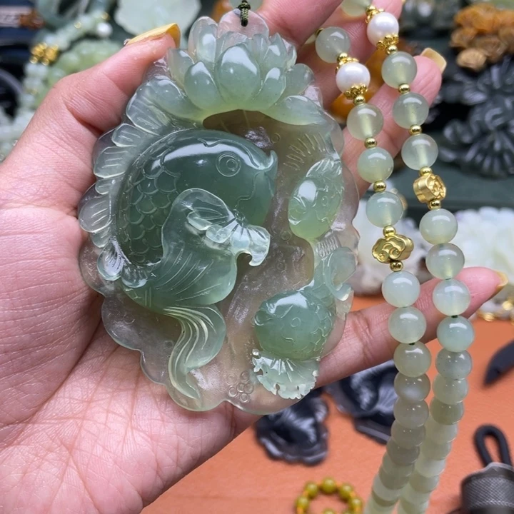 蛇纹石玉未镶嵌吊坠