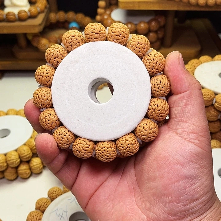 吊坠桃核金刚肌肉