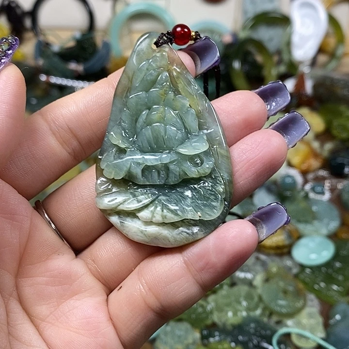 蛇纹石玉吊坠未镶嵌