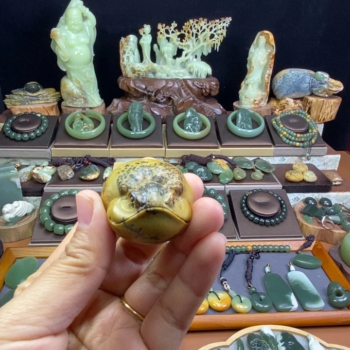 岫岩河磨玉（透闪石质玉）未镶嵌颈饰