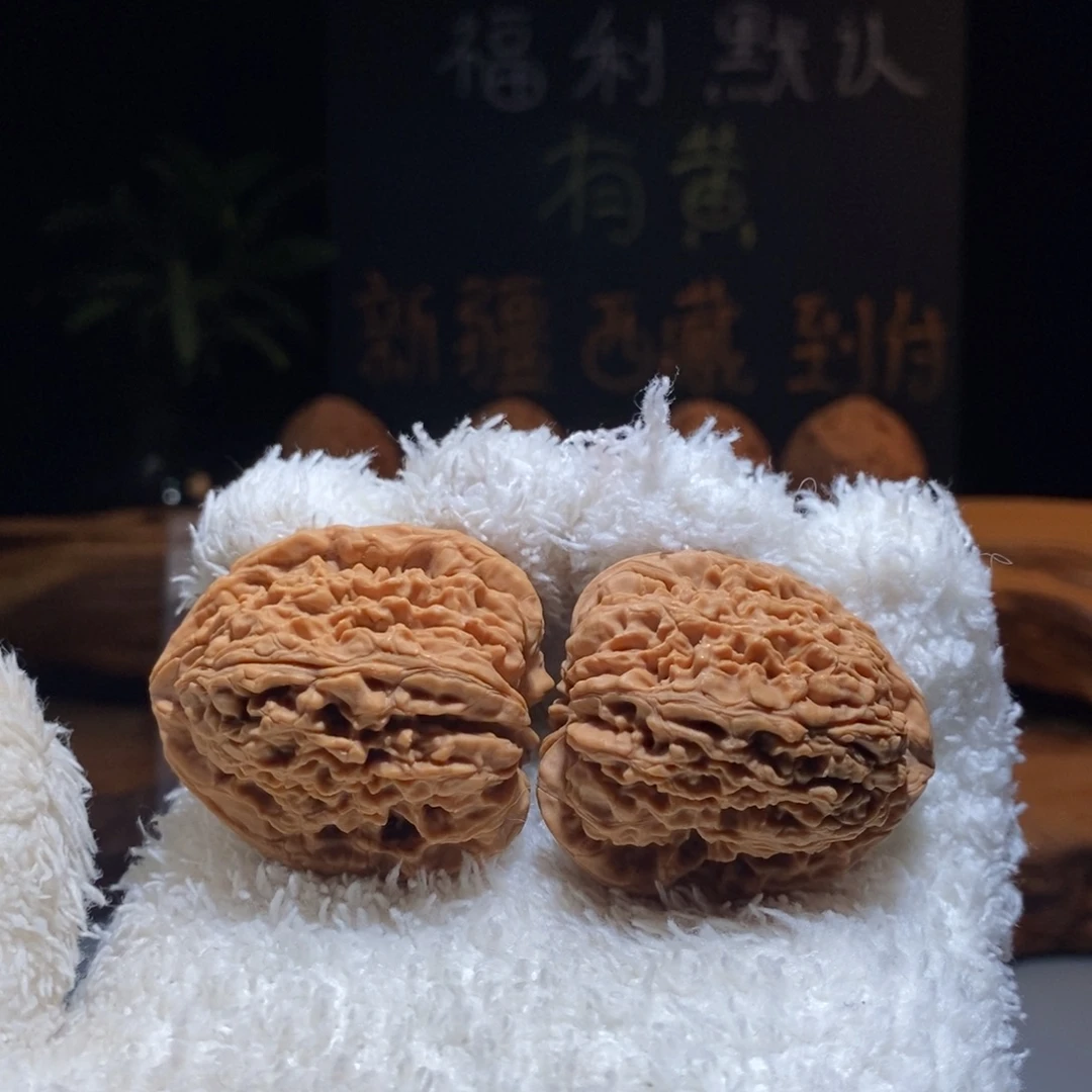 @****文玩核桃吊坠哈哈