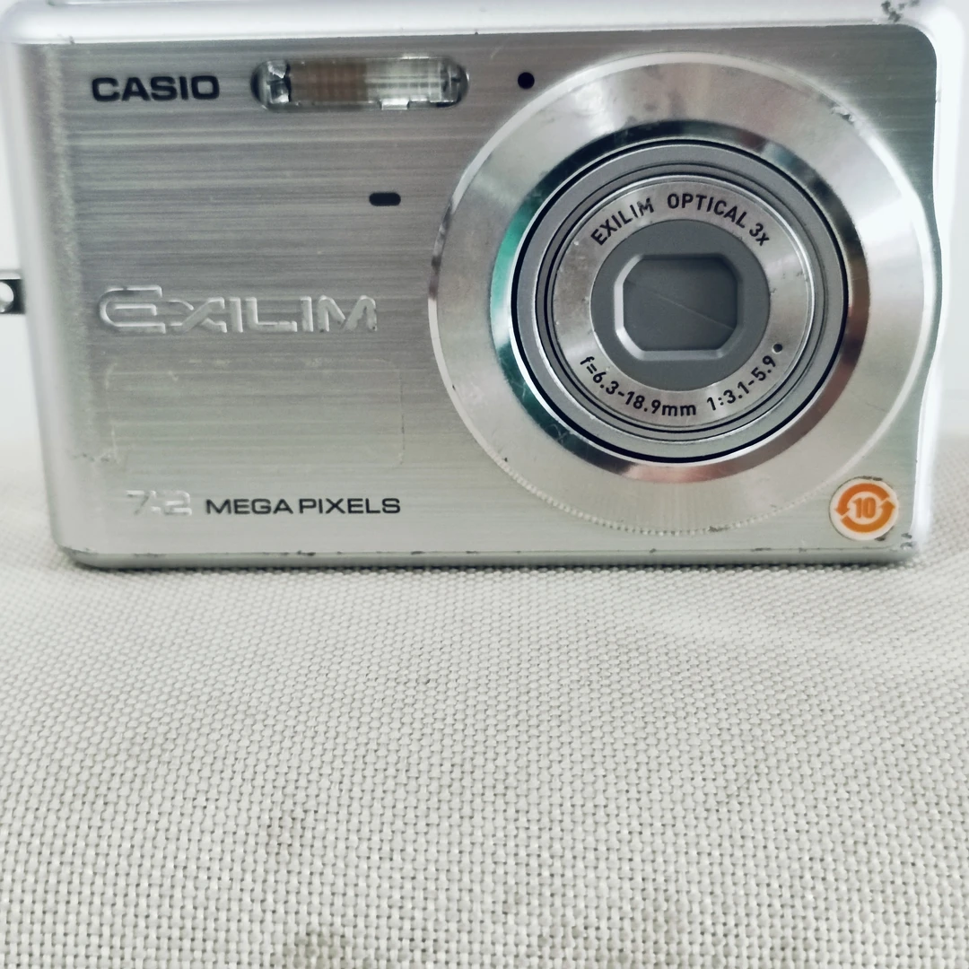 95新 Casio/卡西欧 卡西欧z77.720万像素3倍变焦配件齐全no退换