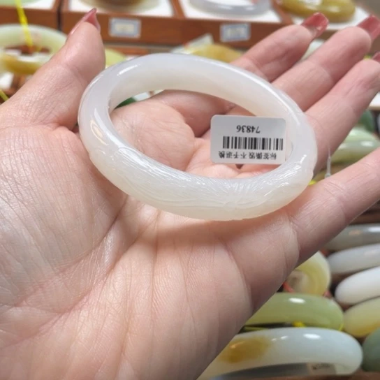 【闪购商品】和田玉手镯未镶嵌57.2