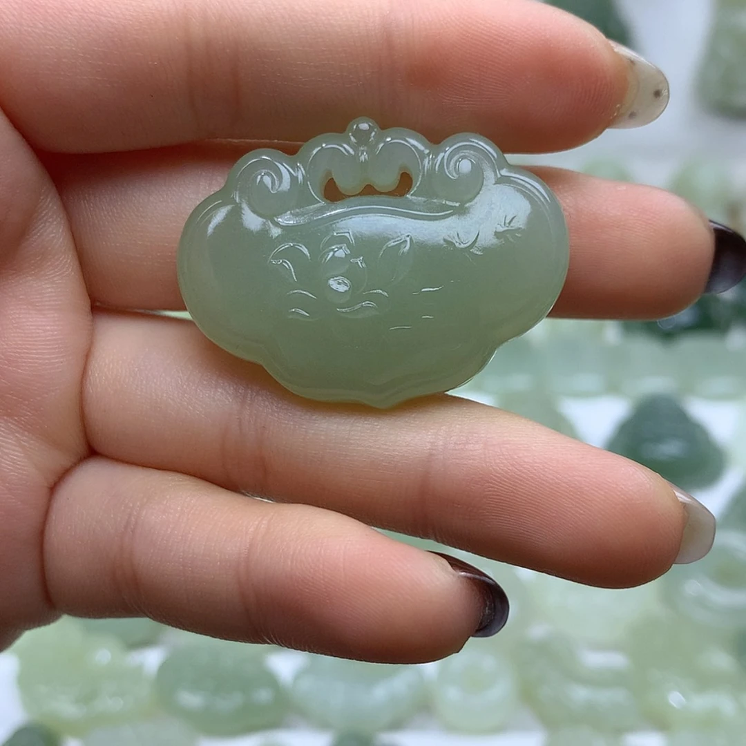 【闪购商品】颈饰未镶嵌和田玉