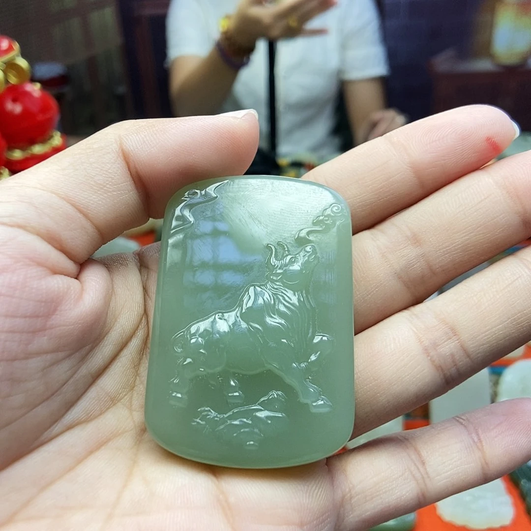 颈饰未镶嵌和田玉小**跑