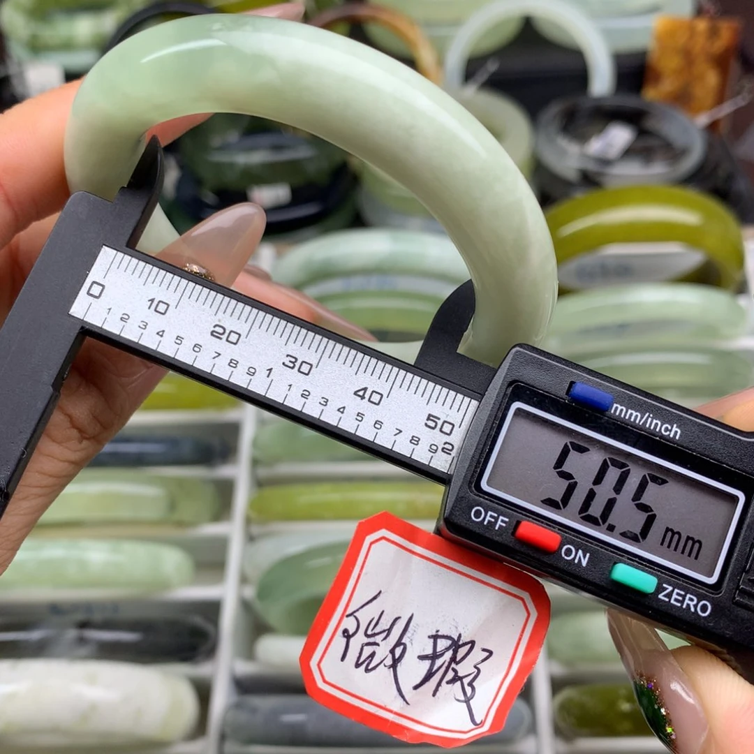 蛇纹石玉未镶嵌手镯649