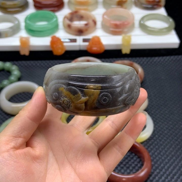石英质玉未镶嵌手镯